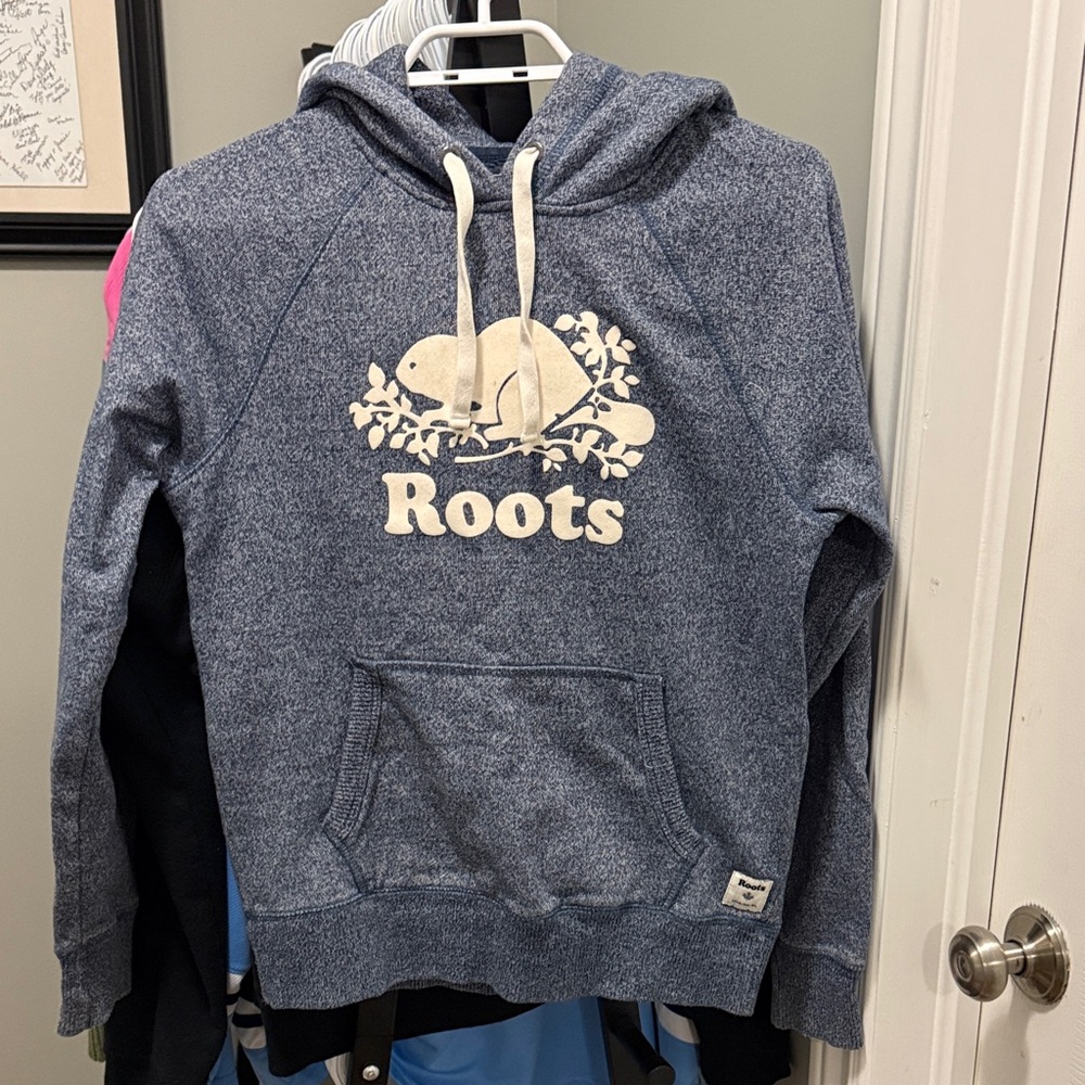 Roots Heather Blue Hoodie with Beaver Design